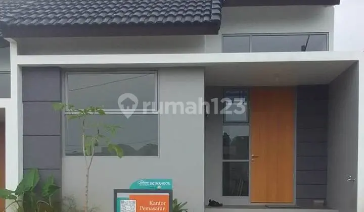 For Sale New 1-Story House in Istana Regency Near Cileunyi Toll Gate Entrance