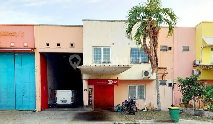 For Quick Sale: Two-Storey Warehouse and Office in Daan Mogot