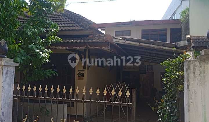 Turun Harga Rumah Klasik Yogyakarta Strategis Lingkungan Pejabat