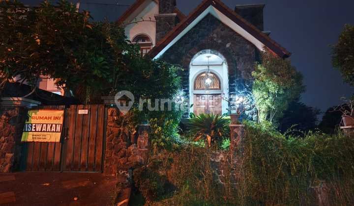 DISEWAKAN RUMAH VINTAGE, CLASSIC DAERAH PAKUAN HILL BOGOR SELATAN
