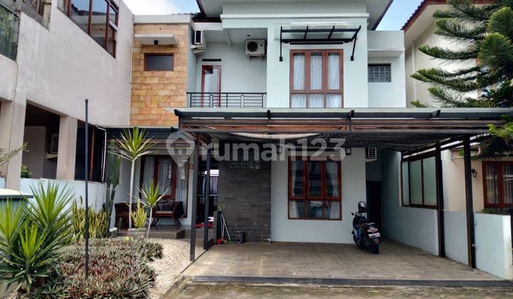 Rumah 2 lantai semifurnished Cigadung, Bandung full view