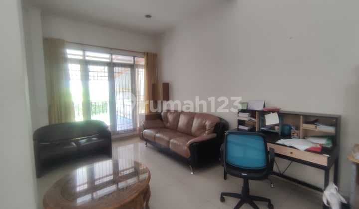 Rumah Nyaman Siap Huni di Komplek Elite Setraduta Cocok untuk Rumah Tinggal/Invest