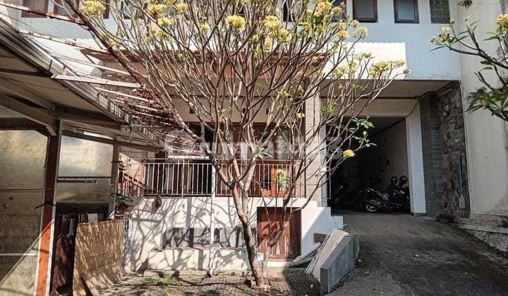 Rumah ex kantor di Sayap Ciumbuleuit,cocok untuk invest lokasi dekat ke Unpar