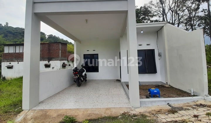 For Sale: House on Jl. Pandawa, Mulyoarjo, Lawang, Malang, Fully Concrete Roof.