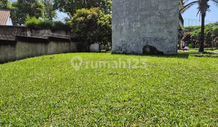 Lot Good Position Near Mall