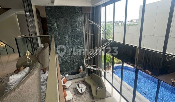 Dijual Rumah Mewah Type 15 Depan Taman Boulevard 3 Lantai Inclued Lift Cluster Layton Navapark BSD Tangerang