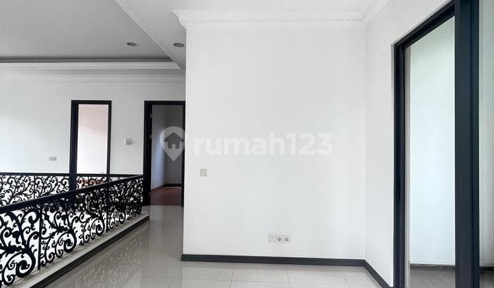 Jarang Ada Rumah Siap Huni Rapih Hoek 2 Lat Semi Furnish Cluster Jadeite Residence Bsd