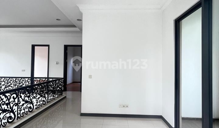 Jarang Ada Rumah Siap Huni Rapih Hoek 2 Lat Semi Furnish Cluster Jadeite Residence Bsd