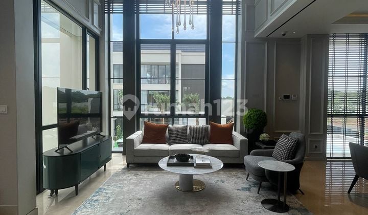 Dijual Rumah Cantik Hoek Type 12 Sytle American Classic 3 Lantai Inclued Lift Cluster Montez Tressor BSD Tangerang