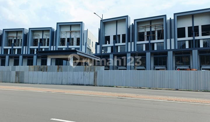 POV : Disewa Hudson Studio Hoek Loft 3 Lantai Lokasi Ramai Kawasan Manhattan Distric Gading Serpong