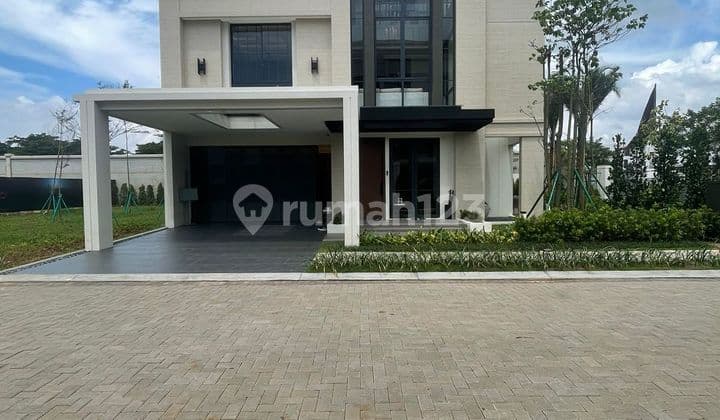 Dijual Rumah Mewah Bagus Rapih 3 Lantai Inclued Lift Hadap Utara Type 12 Montez Tressor BSD Tangerang