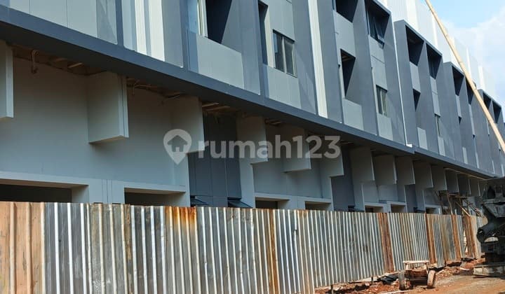 POV : Auto Cuan Disewa Ruko 3 Lantai Hudson Bussiness Loft Kawasan Manhattan Distric Gading Serpong