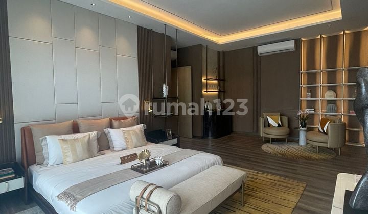 Dijual Rumah Mewah 3 Lantai Inclued Lift Type 15 Garden Boulevard Cluster Layton Navapark BSD Tangerang