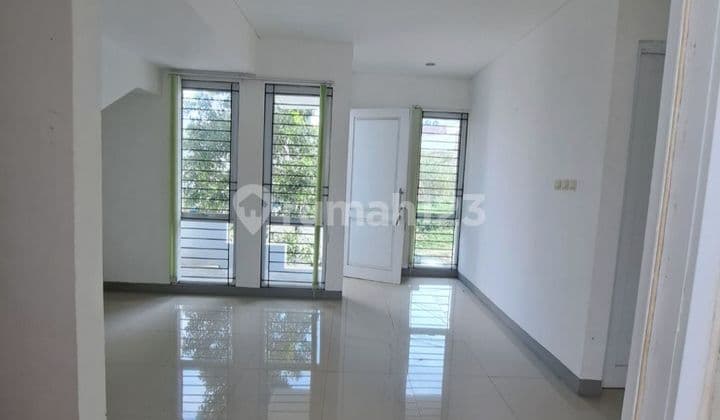 Rumah Nuansa Villa di Cimahi