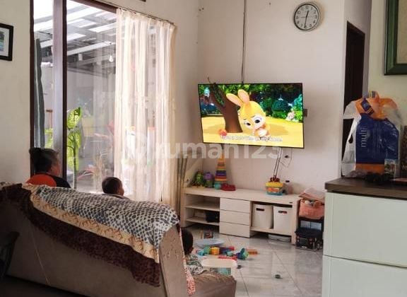 Rumah Cantik Komplek Griya Cikutra