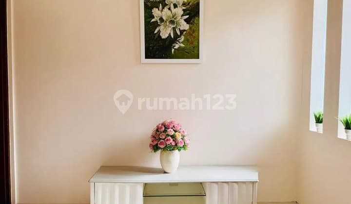 Dijual Rumah Lokasi Sangat strategis Jalan Setrasari Raya kota Bandung