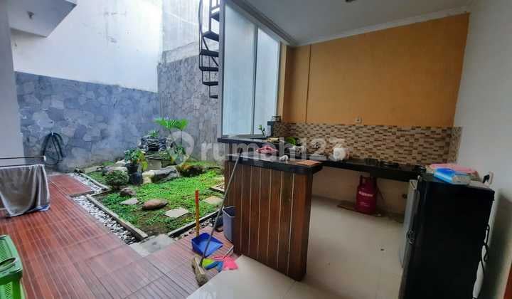 Minimalist House in Pesona Bali Ciwaruga Bandung