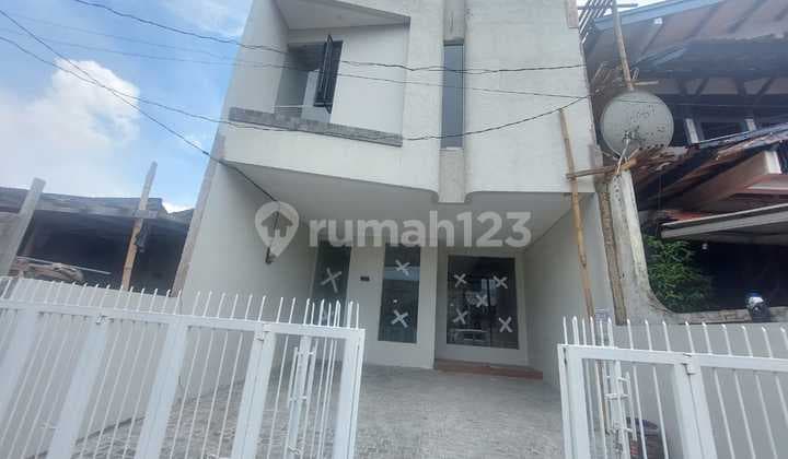 Rumah 2 Lantai Baru di Sayap Buah Batu Bandung