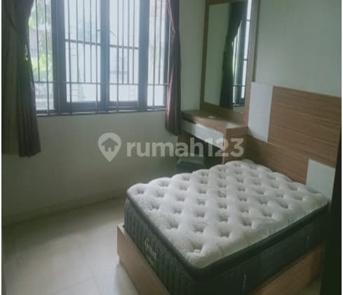 House in Guru Gantangan Btd 2, Kota Baru Parahyangan