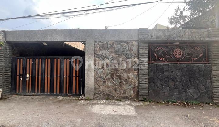 Ready-to-Occupy House in Tirtawangi Ciganitri. Location Very Close to Stt Telkom Campus and Buah Batu Toll Road.