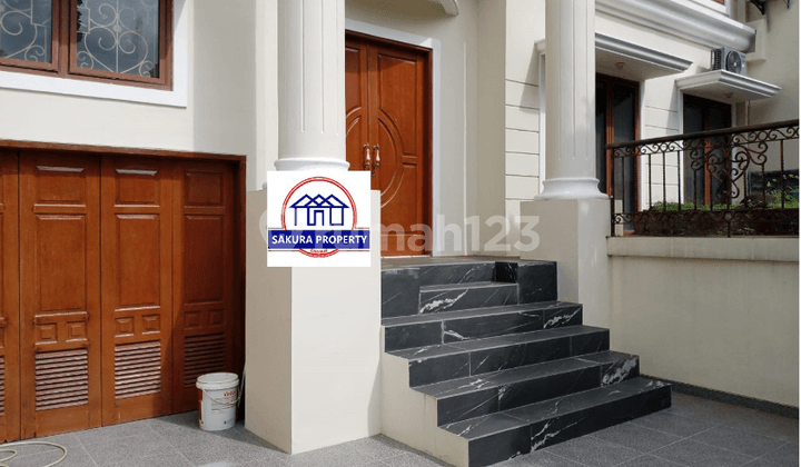 Rumah 2 Lantai Bagus Siap Huni di Raffles Hills LT 300 Nego Tipis