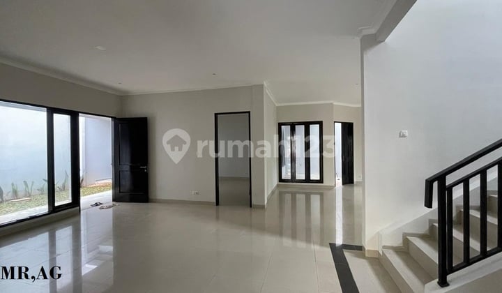 Rumah Cantik di Kota Wisata 2 Lantai LT 394 Siap Huni dan Nego