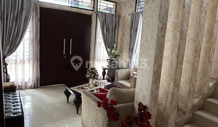 Rumah 2 Lantai Bagus Siap Huni di Kota Wisata LT 464 LB 316 Nego