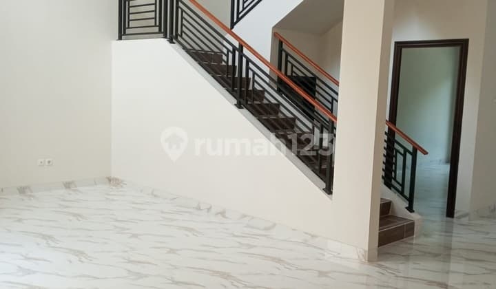 Rumah 2 Lantai Bagus dan Siap Huni di Kota Wisata Cibubur LT 200