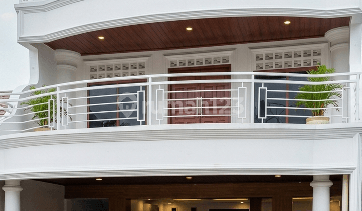 Rumah Mewah 3 Lantai di Permata Kemang Bekasi LT 175 Siap Nego