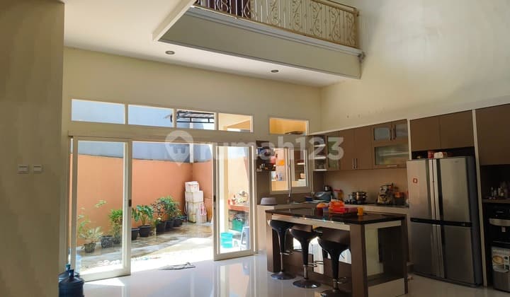 Dijual Cepat Rumah Besar Semi Furnished Sepinggan Pratama Dekat Kolam Renang