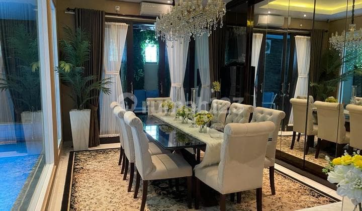 Rumah Lux Full Furnished Siap Pakai With Kolam Renang Roof Top..