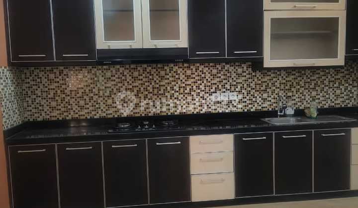 Rumah semi furnished kamar 5 plus 1 Pelangi Pesona