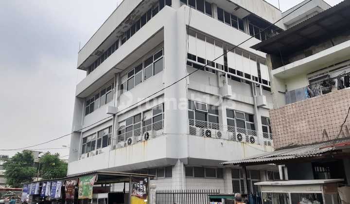 Gedung Kantor 4 Lantai di Jatinegara, Jakarta Timur