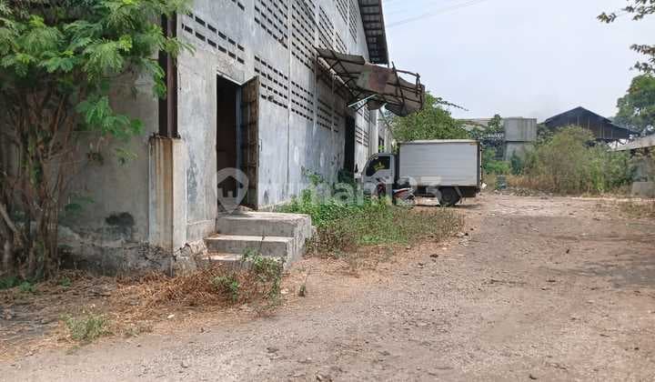 Warehouse 1,506 SqM Needs Renovation SHM Raya Curug
