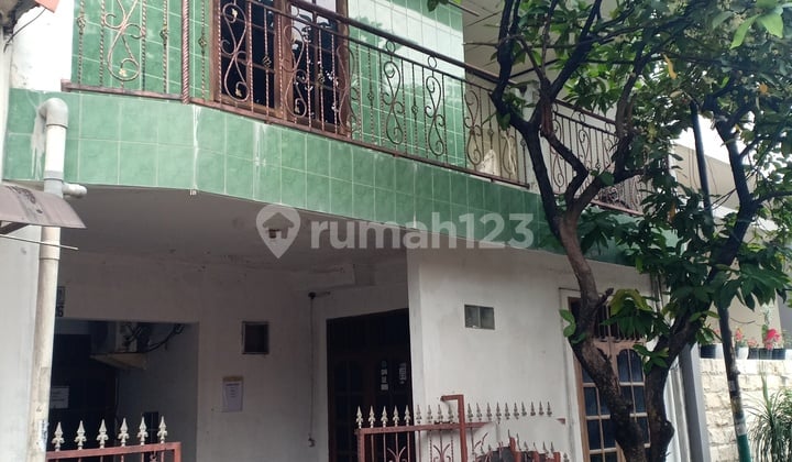 Turun Harga Rumah 2 lantai di Puri dewata Taman royal SHM hadap timur
