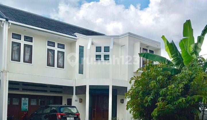 Rumah Bagus Terawat Siaphuni Dalam Townhouse