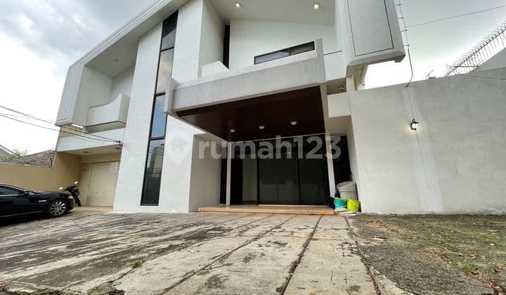 Rumah bagus SHM 2 lantai di daerah strategis Bangka