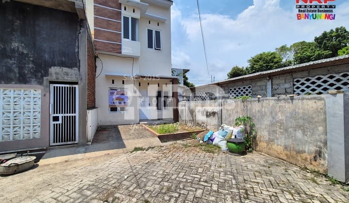 Dijual Rumah Strategis 2 Lantai Pusat Bisnis Kuliner di Banyuwangi