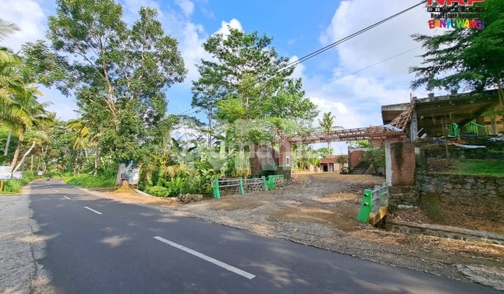 Dijual Tanah Bonus Bangunan Resto 2 Lantai di Tepi Jl. Kemiren - Banyuwangi