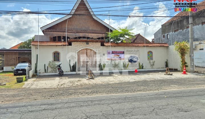Dijual Resto Aktif dan Produkti Include Furniture di Jl. Kepiting - Banyuwangi