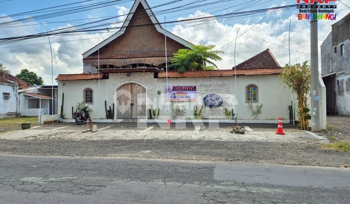 Dijual Resto Aktif dan Produkti Include Furniture di Jl. Kepiting - Banyuwangi