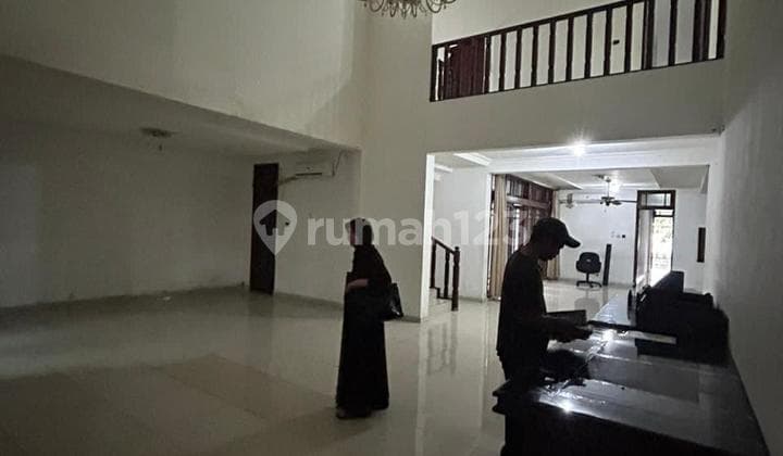 Nice Strategic House, Menteng Area