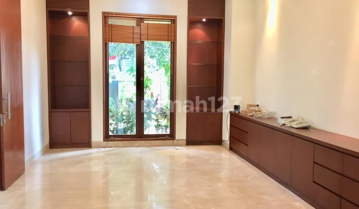 Rumah Mewah Besar dan Indah, Kawasan Cipete