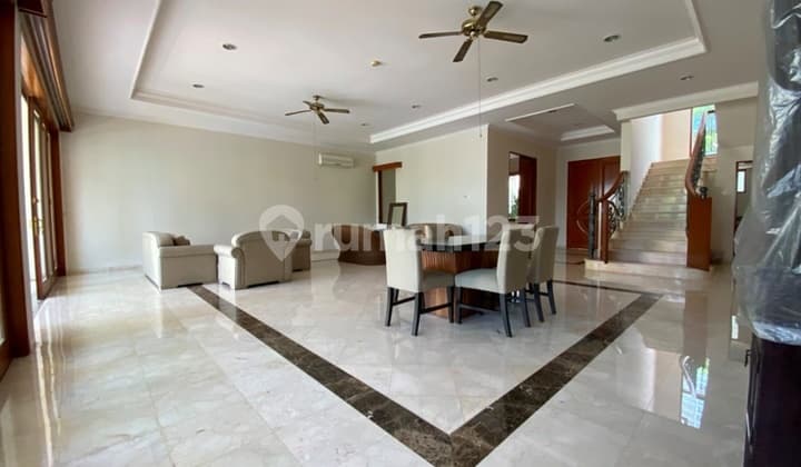 Beautiful Luxurious Townhouse, Kemang Area