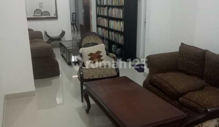 Rumah Bagus Strategis, Kebon Baru, Tebet