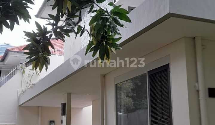 Nice Strategic House, Kuningan Area