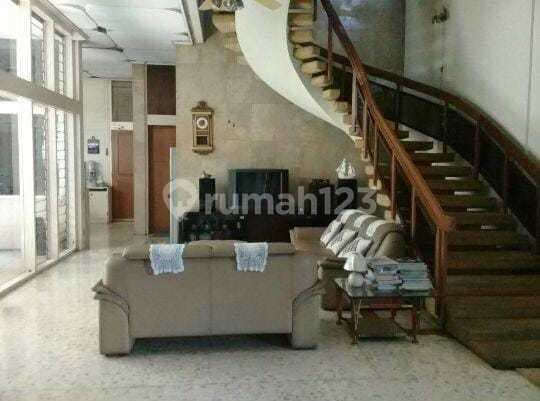 Rumah Bagus Strategis, Kebayoran Baru Area