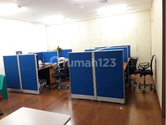 L Avenue Office Building, 206,12sqm, Furnished