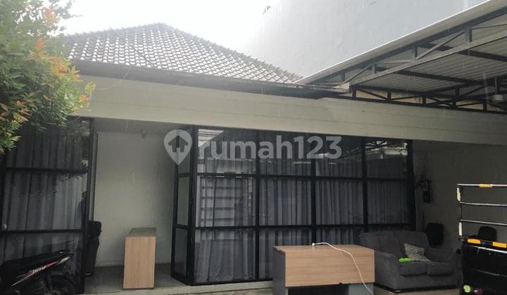 Good & Strategic House, Menteng Area, Suitable for Office