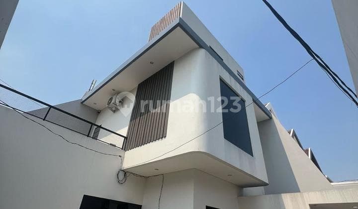 Rumah Hook Mewah Bagus Siap Huni di Kavling Dki Meruya